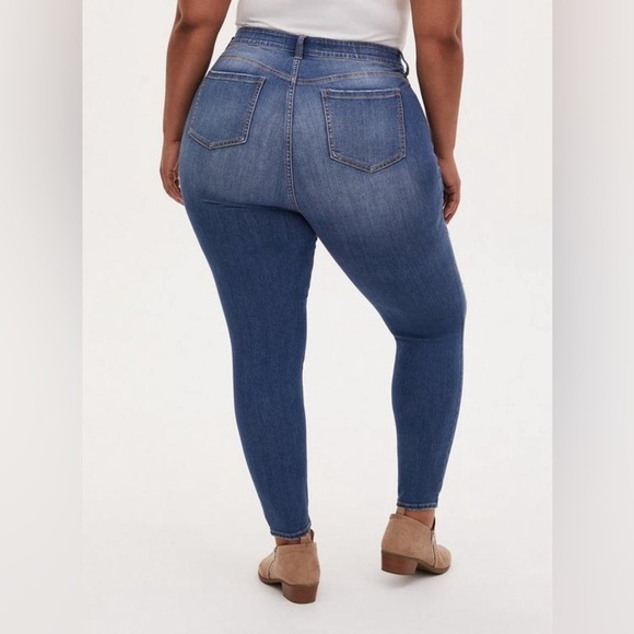 Torrid Sky High Skinny Premium Stretch High-Rise Jean Size 24 - Picture 3 of 15